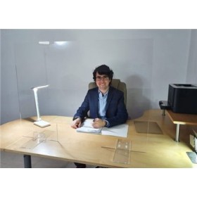 Mampara anticontagio para escritorio