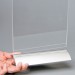 Portacartel de metacrilato A4 horizontal con base de aluminio