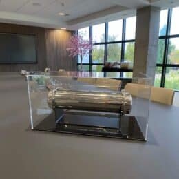 Urna primera piedra con cápsula del tiemp