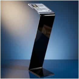 Portacarteles de metacrilato negro de pie A4